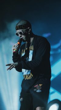 iPhone Bad Bunny Wallpaper 2