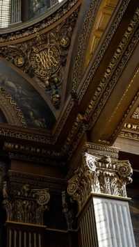 Dark Academia Lockscreen