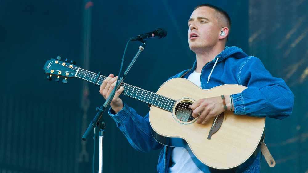 Dermot Kennedy Background 2