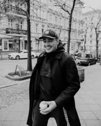 Dermot Kennedy Smile Photos