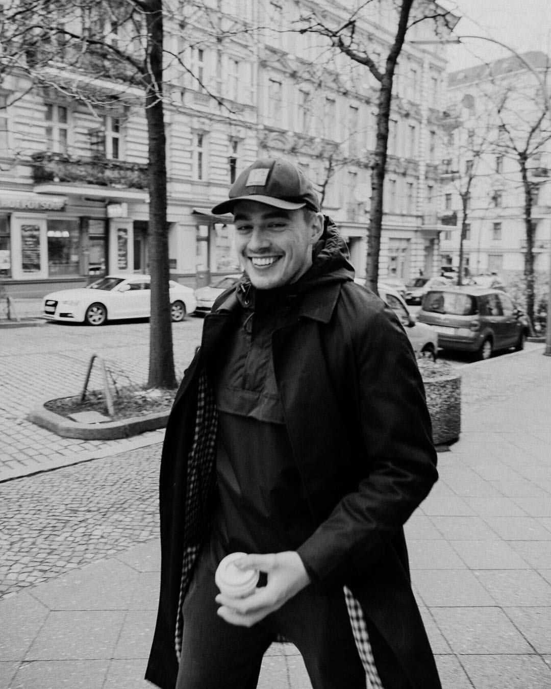 Dermot Kennedy Smile Photos