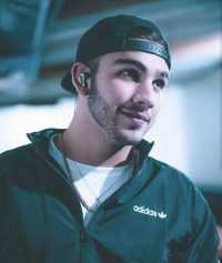 Manuel Turizo Background 3