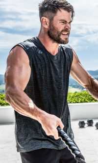 Chris Hemsworth Workout Wallpaper 1