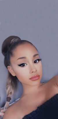 Ariana Grande Wallpaper 6