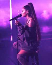 Ariana Grande Wallpaper 5