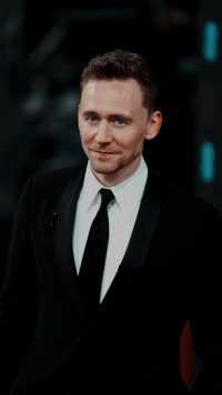 Tom Hiddleston Wallpaper iPhone 6