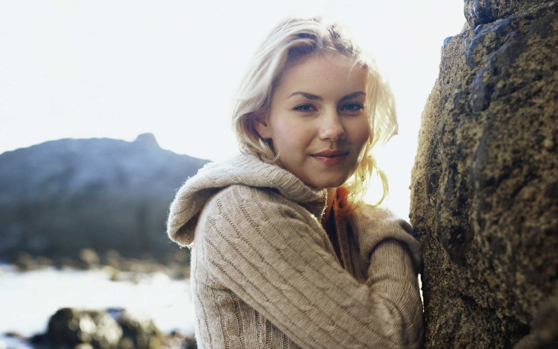 Elisha Cuthbert Desktop Wallpaper 1