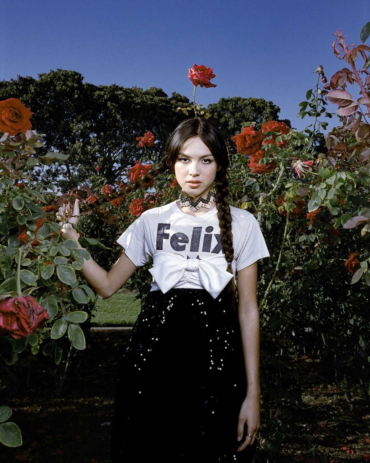 Wallpaper Olivia Rodrigo 1 Wallpaper Olivia Rodrigo 1