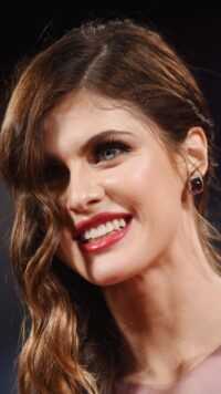 Alexandra Daddario Wallpaper 7