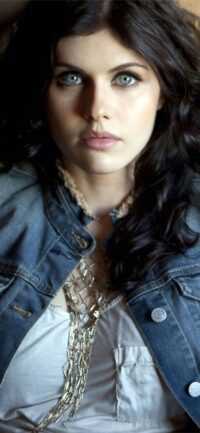 Alexandra Daddario Wallpaper iPhone 5