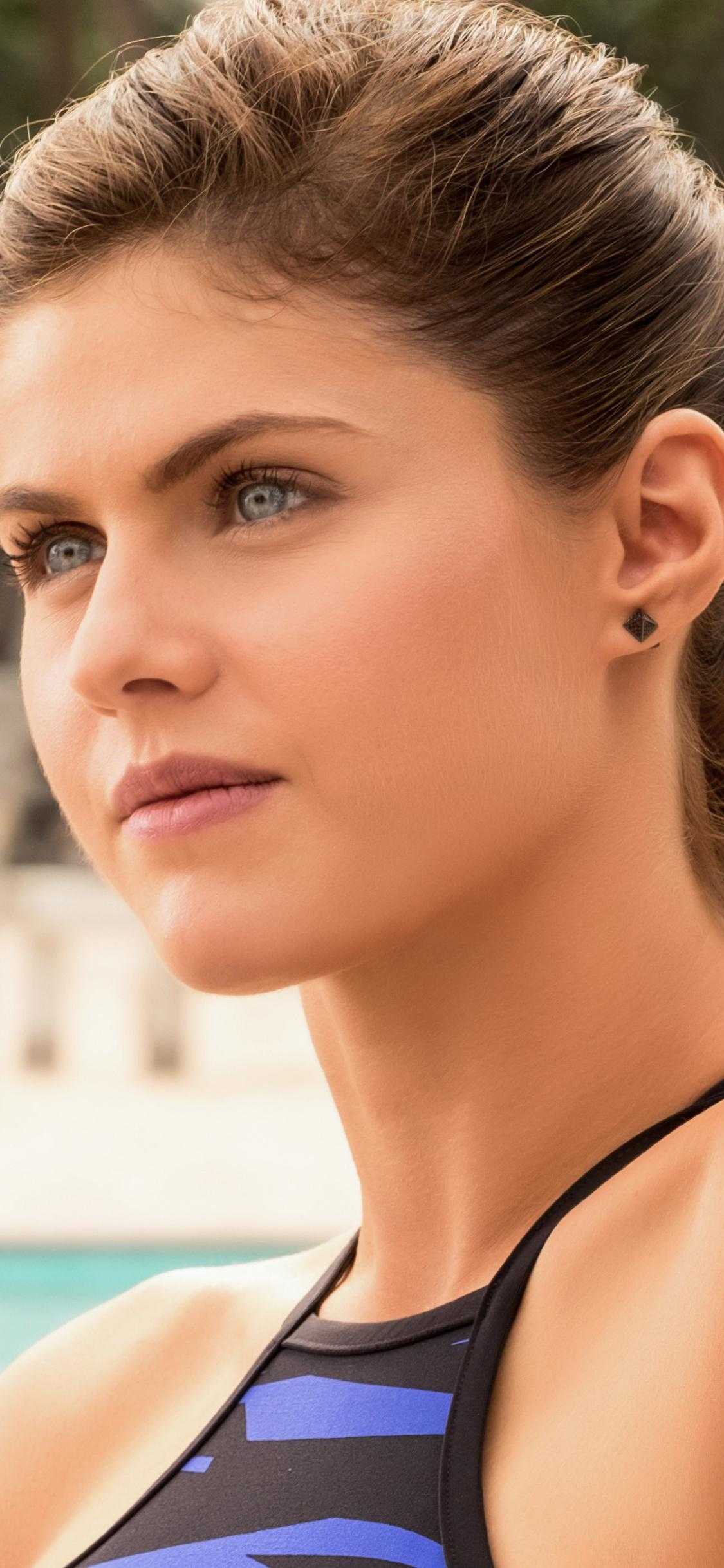 Alexandra Daddario iPhone Wallpaper 1 Alexandra Daddario iPhone Wallpaper 1