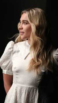 iPhone Florence Pugh Wallpaper 7