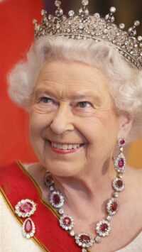 Queen Elizabeth Background 3
