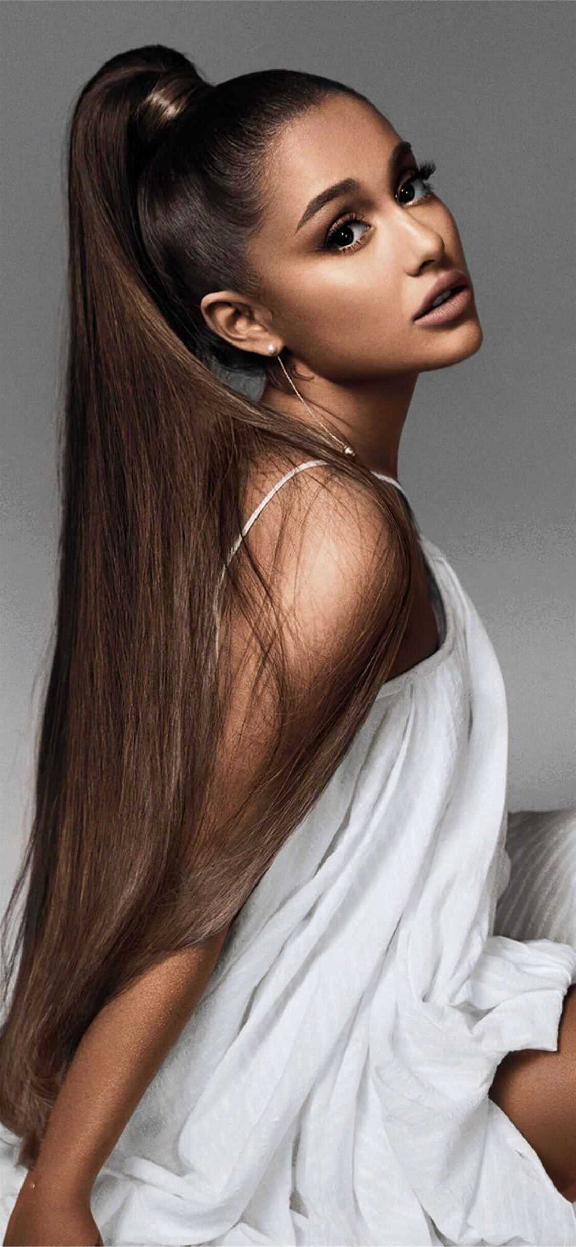 Ariana Grande Background 1