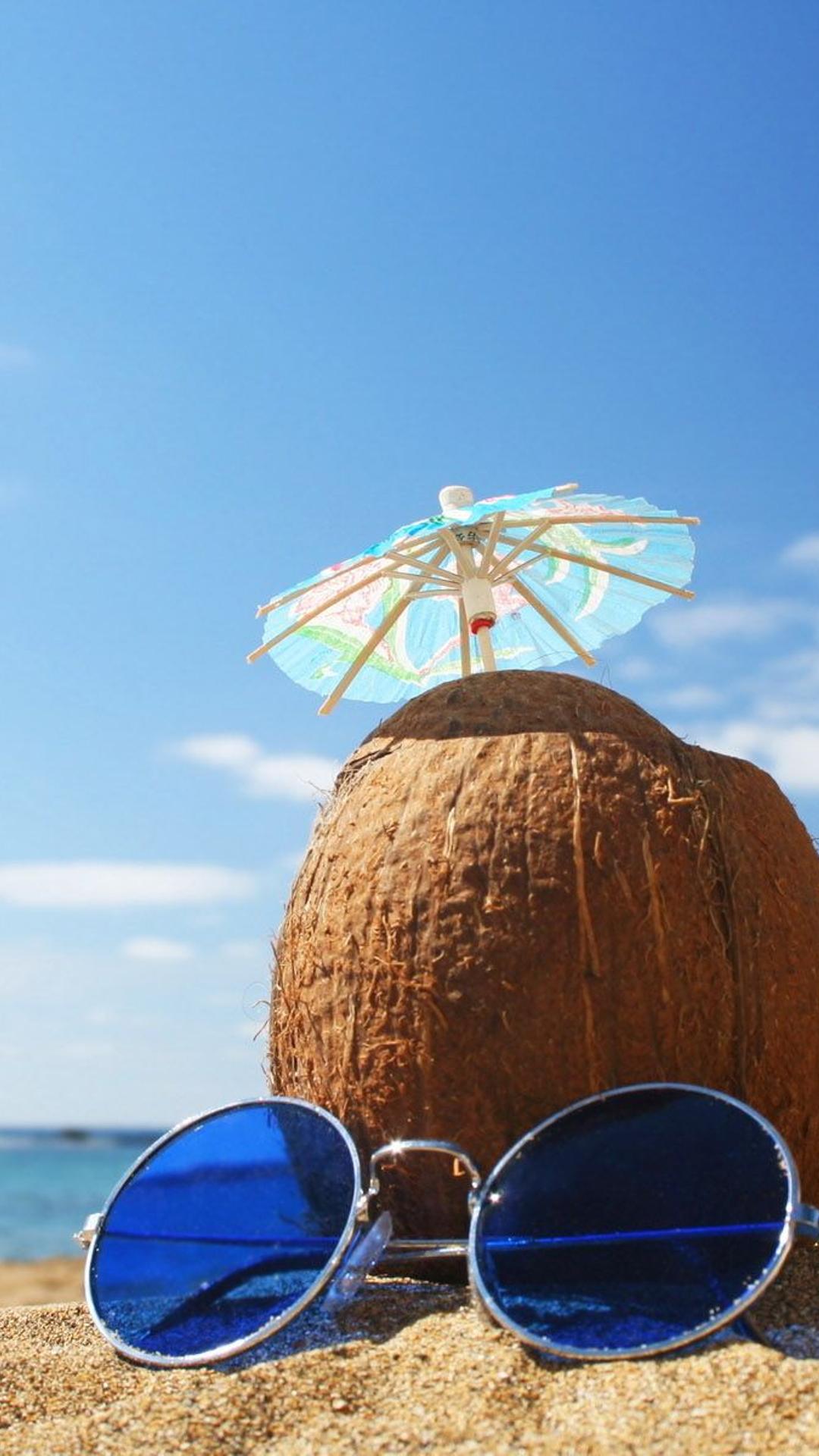 Включи лето хорошо. Лето пляж. Отпуск. Лето солнце пляж. Кокос на пляже.