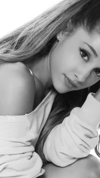 Ariana Grande Wallpaper 7