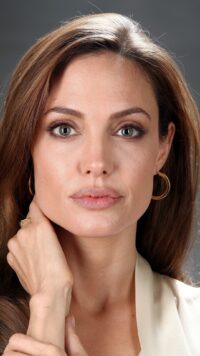 Angelina Jolie Wallpaper 7