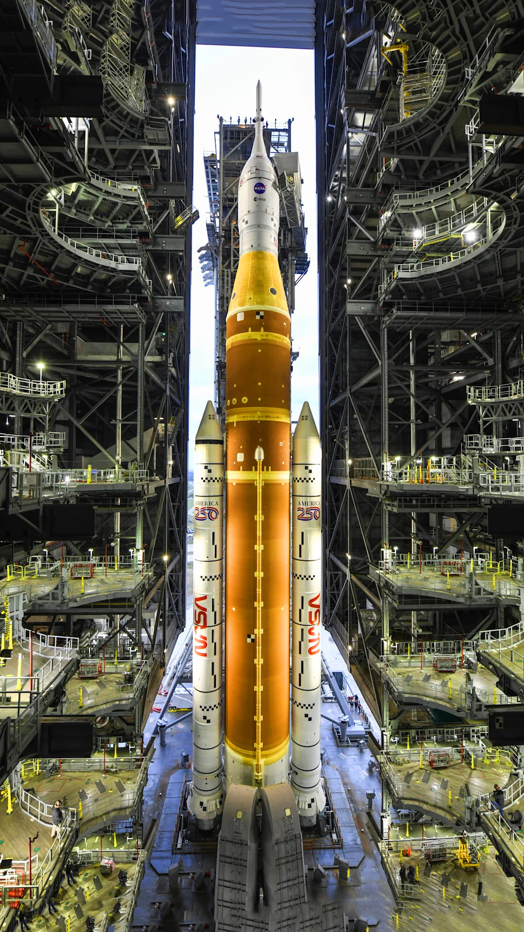 Artemis 2 Wallpaper 1