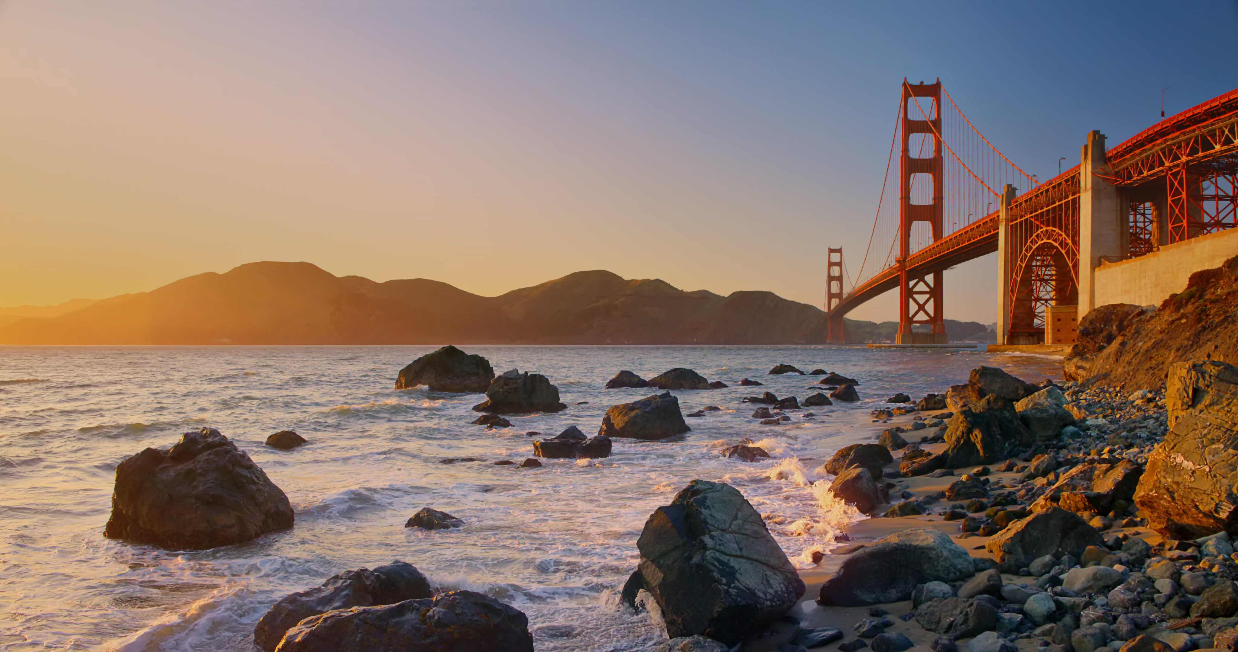 macOS Golden Gate 27 Wallpaper 1